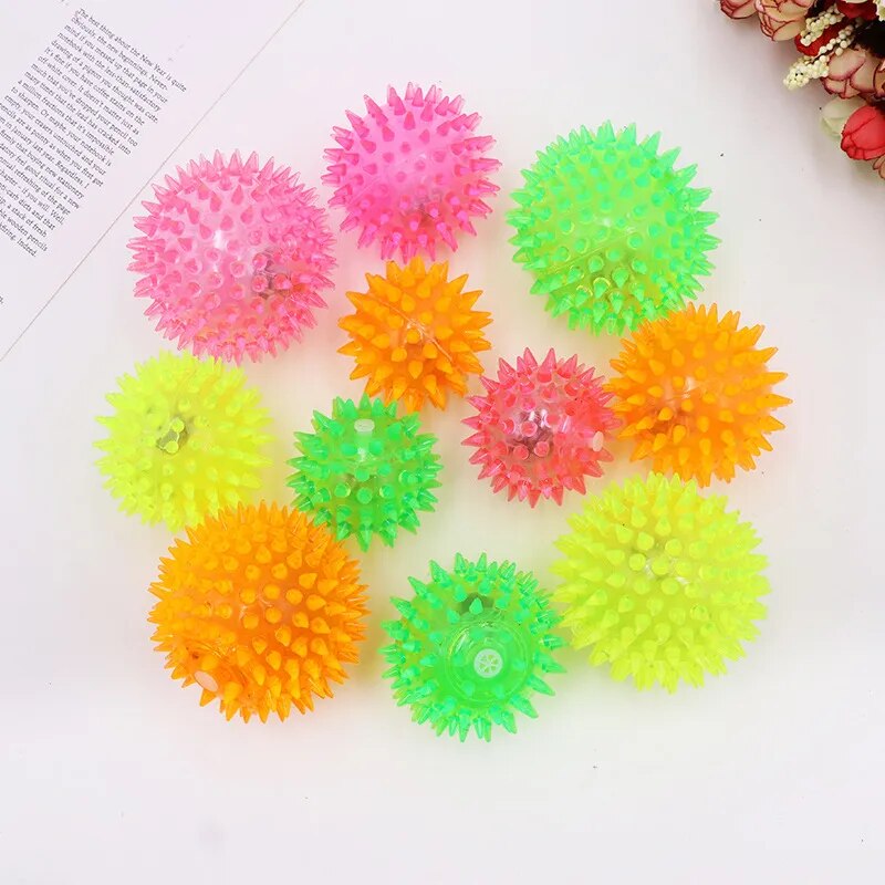 1pc Interactive Rubber Balls Lighting Dog Toy Balls Dog Cat Pet Squeaky Toys Soft Pet Dog Chew Elastic Hedgehog Ball Puppy Toy