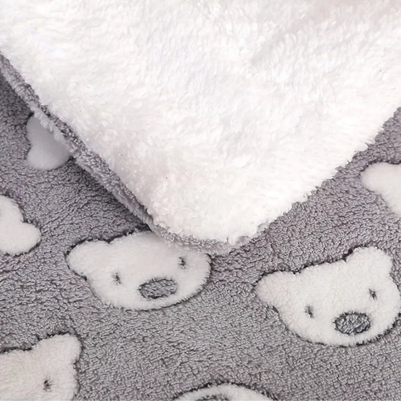 Soft Flannel Pet Blanket Pad Thickened Pet Fleece Bed Mat For Puppy Dog Cat Sofa Cushion Keep Warm Cats Sleeping Cover Home Rug